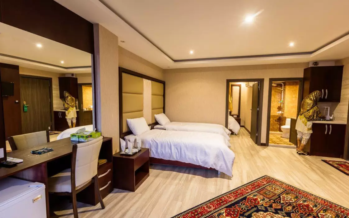 Alibaba https://cdn.alibaba.ir/ostorage/hotel-accommodation-images/685bc501ac13a7ed0d84e15a_سوئیت یک خواب چهار نفره با دید دریا.webp